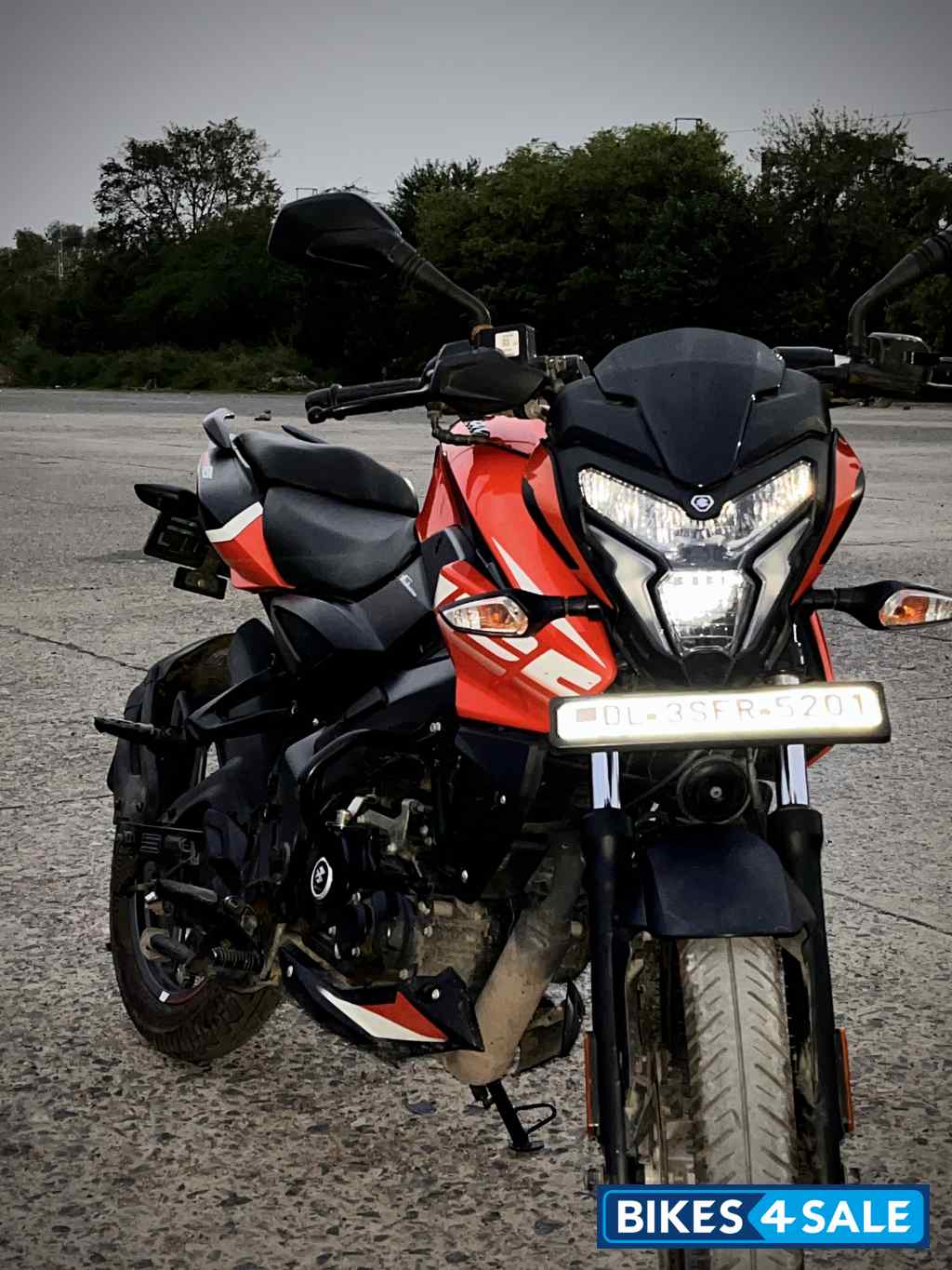 Orange Bajaj Pulsar NS 125