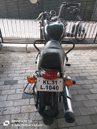 Black Royal Enfield Thunderbird 350