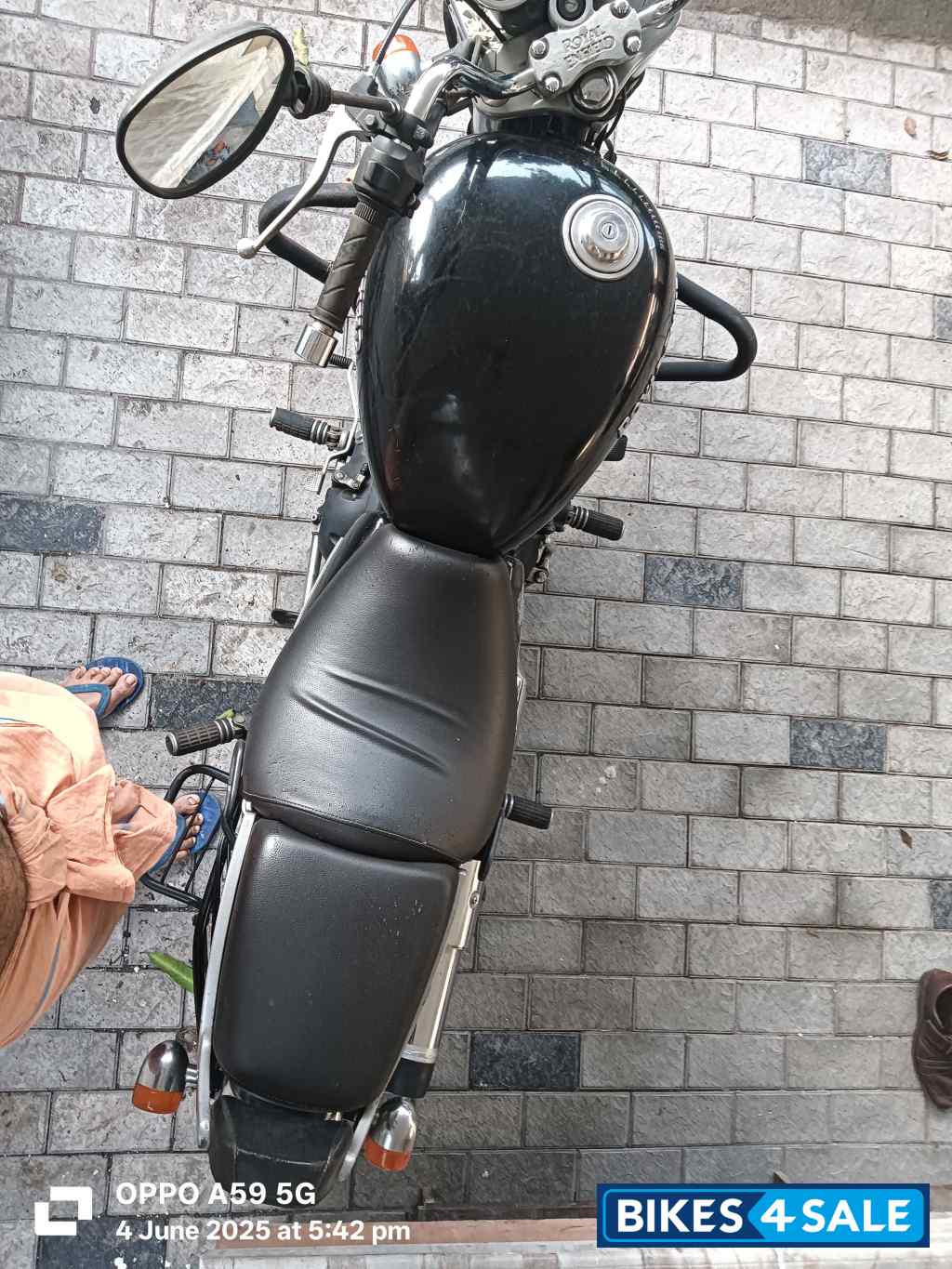 Black Royal Enfield Thunderbird 350