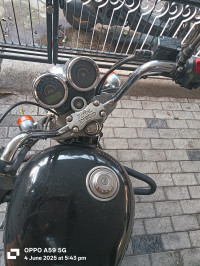Black Royal Enfield Thunderbird 350
