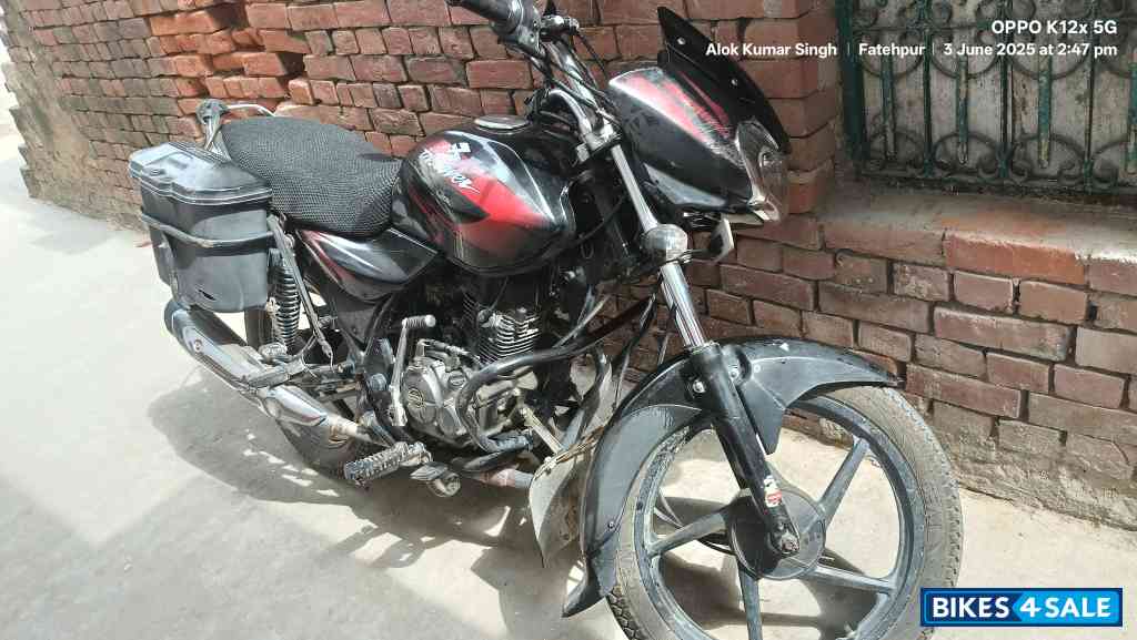 Red Black Bajaj Discover 125