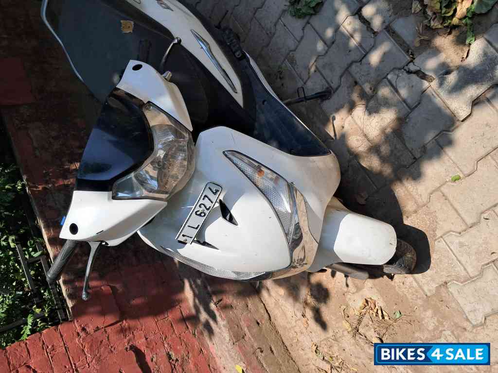 Pearl White Hero Destini 125