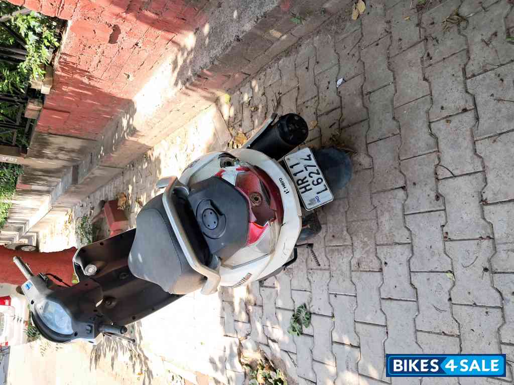 Pearl White Hero Destini 125