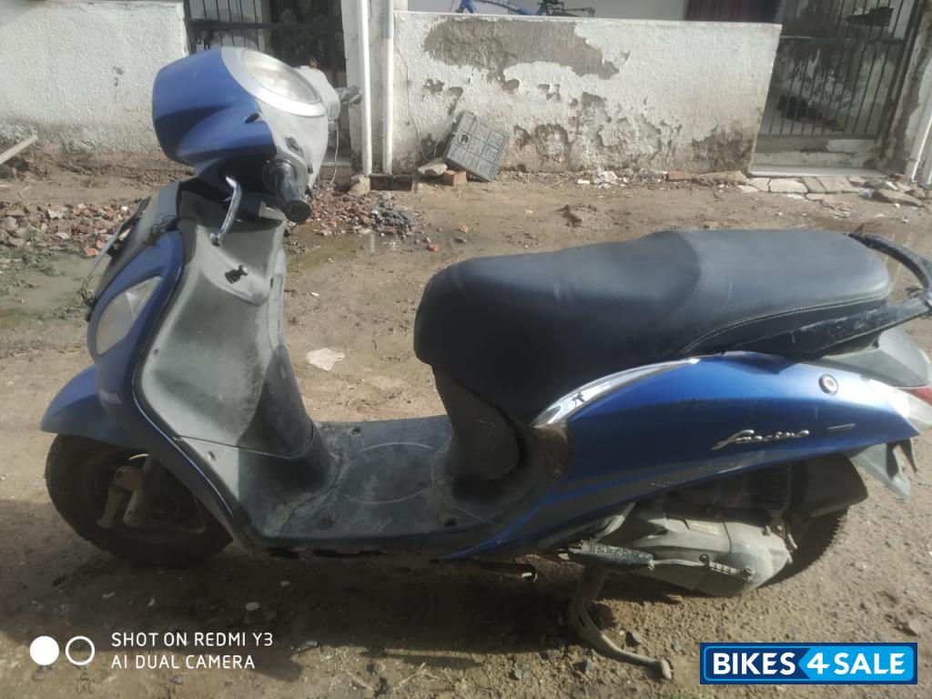 Blue Yamaha Fascino