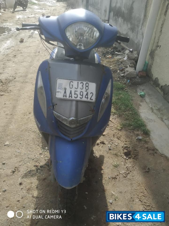 Blue Yamaha Fascino