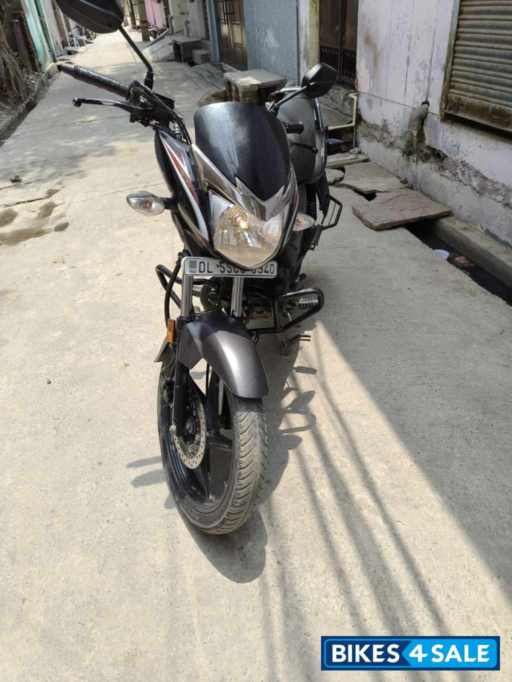 Black Honda Shine 125 Disc
