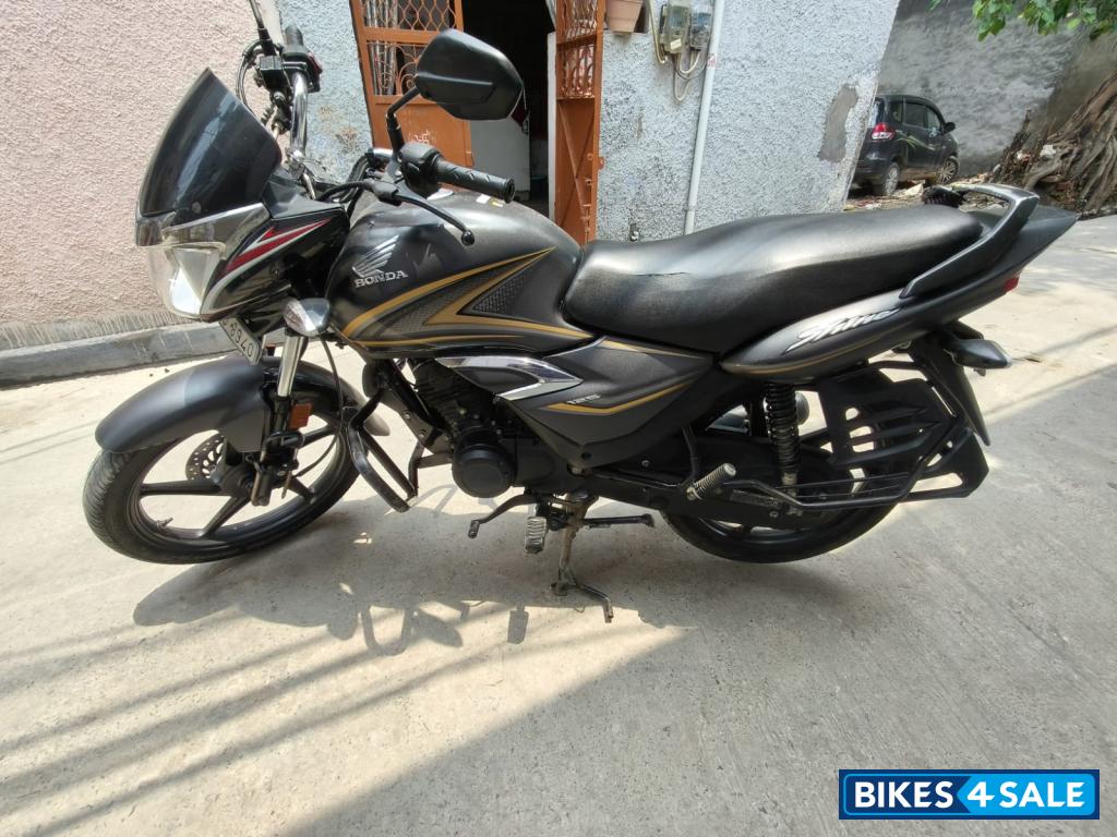 Black Honda Shine 125 Disc