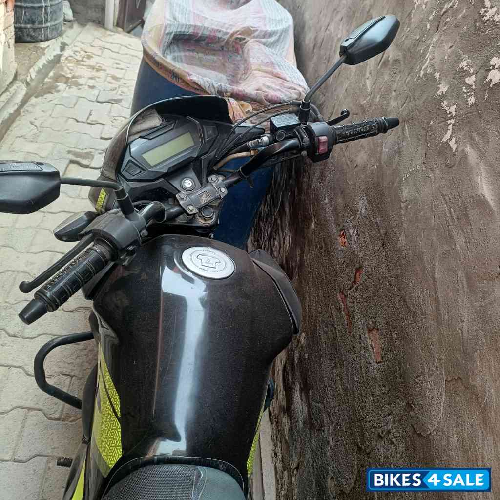 Black &green Honda SP125