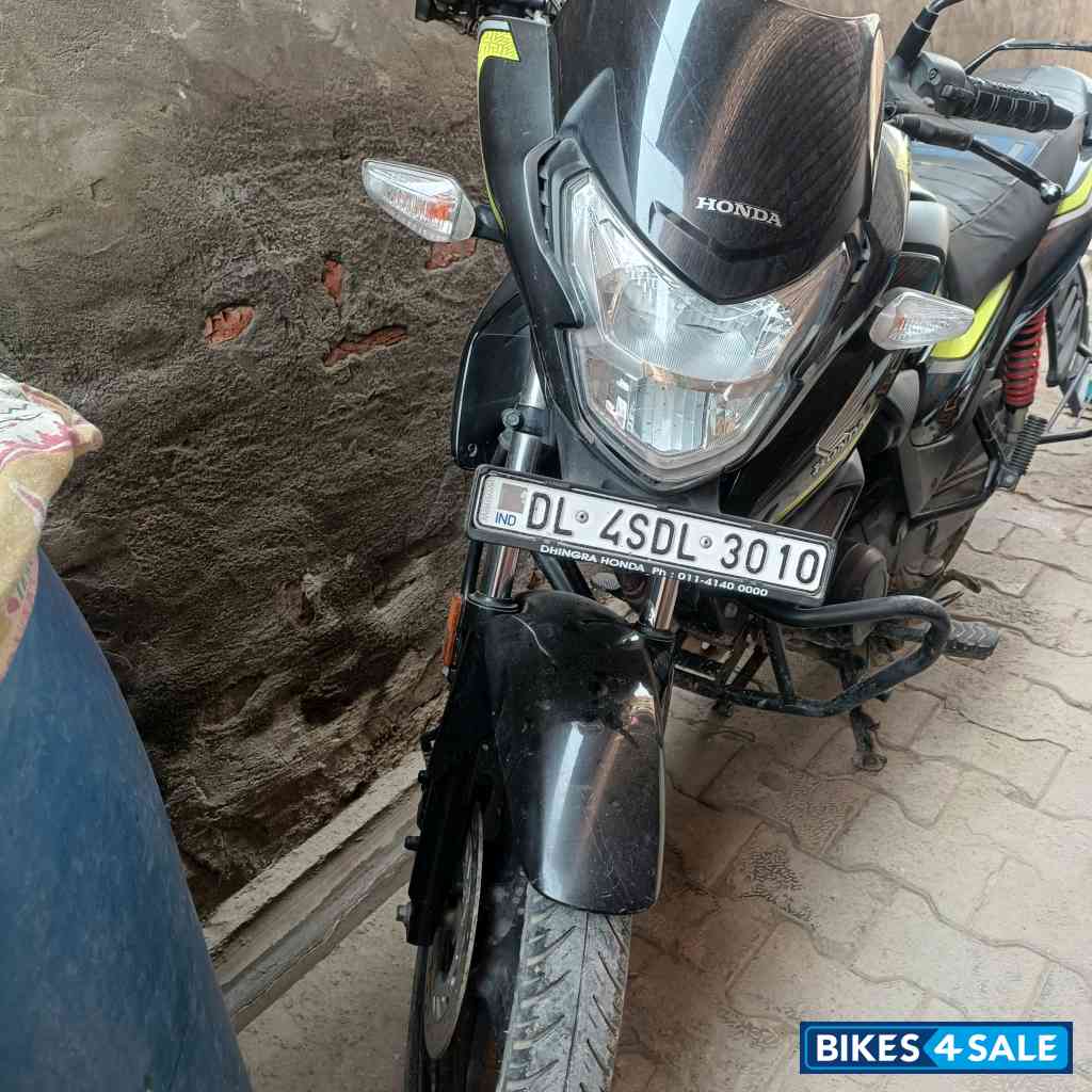 Black &green Honda SP125