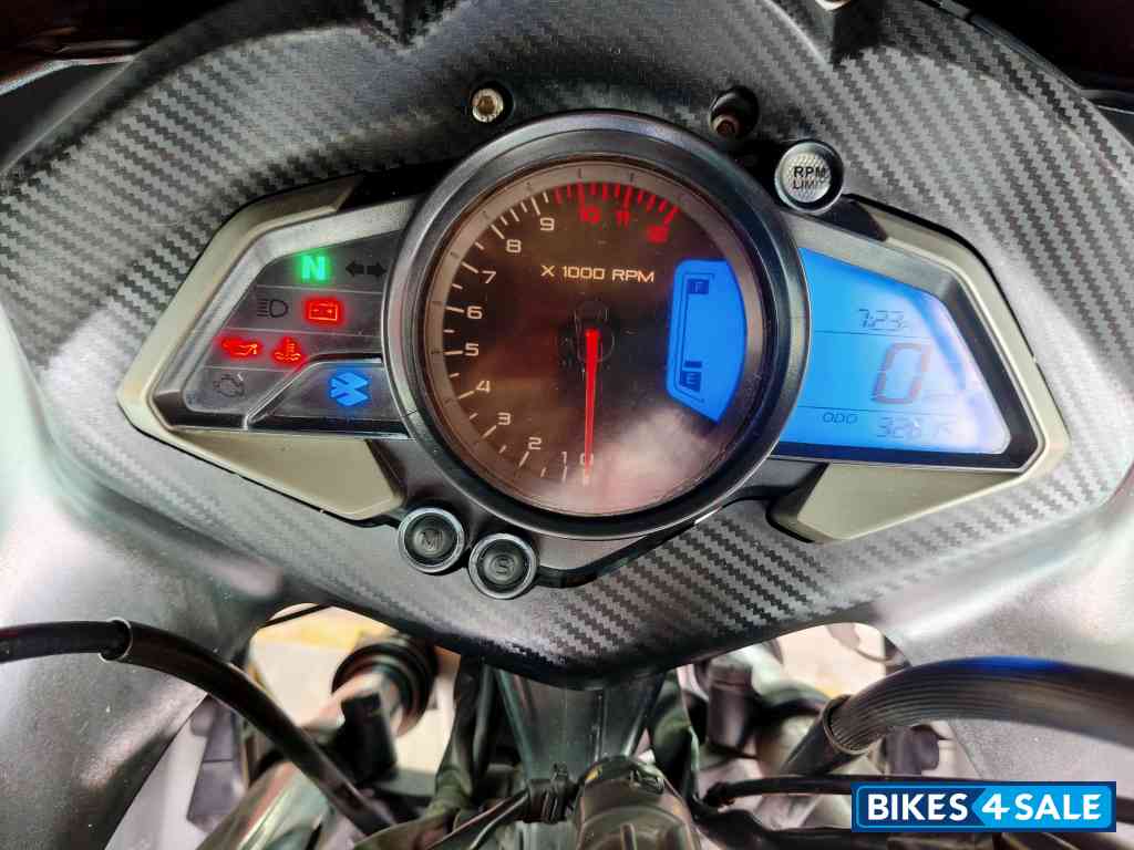 Bajaj Pulsar RS 200