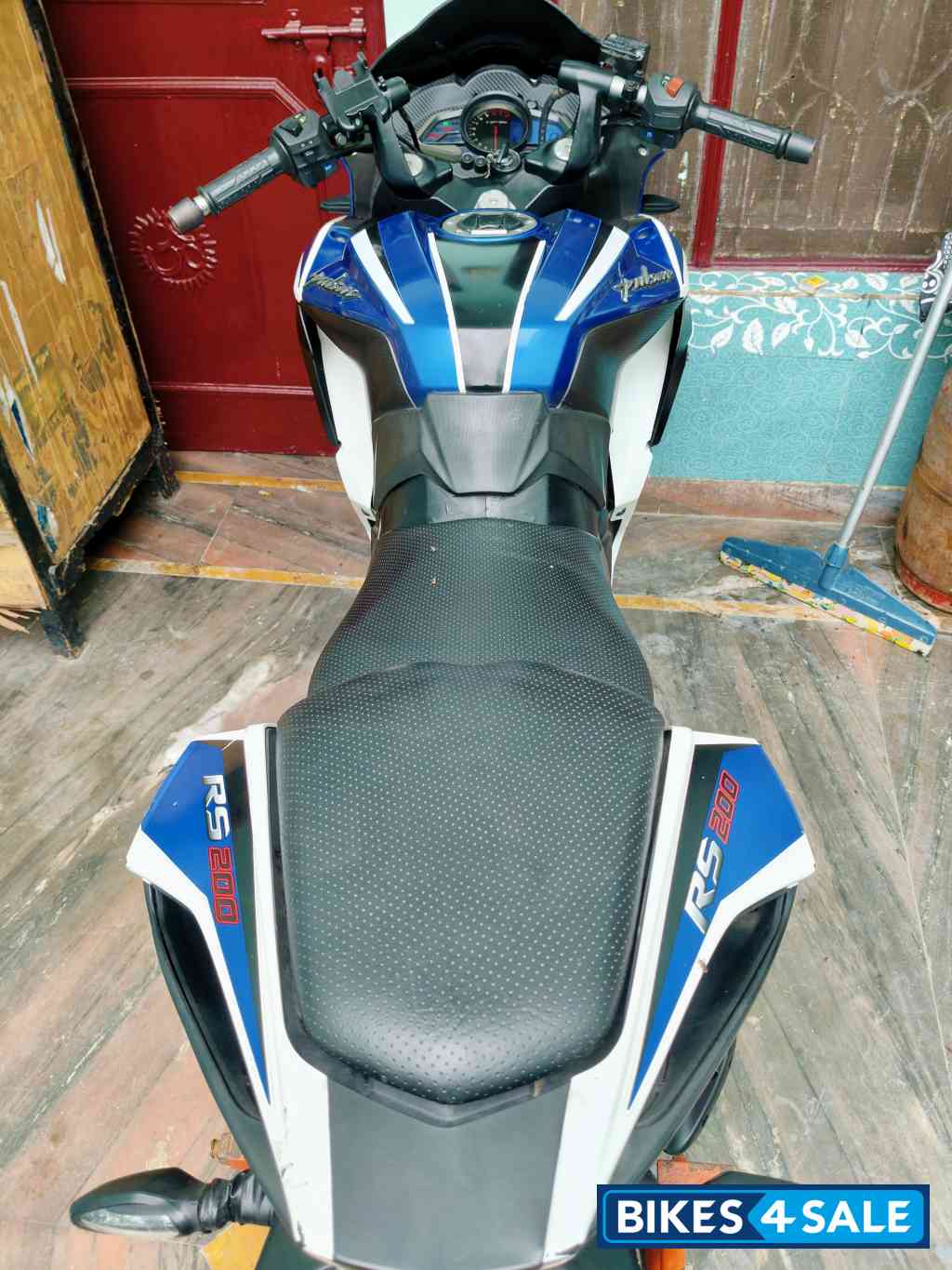 Bajaj Pulsar RS 200