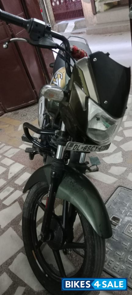 Green Bajaj CT 100