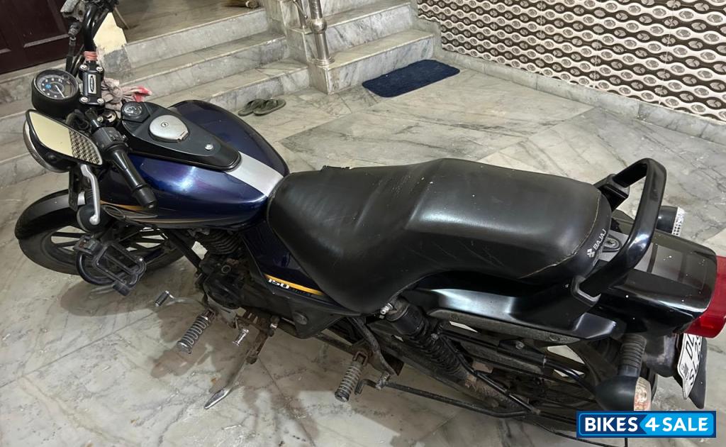 Blue Bajaj Avenger Street 150