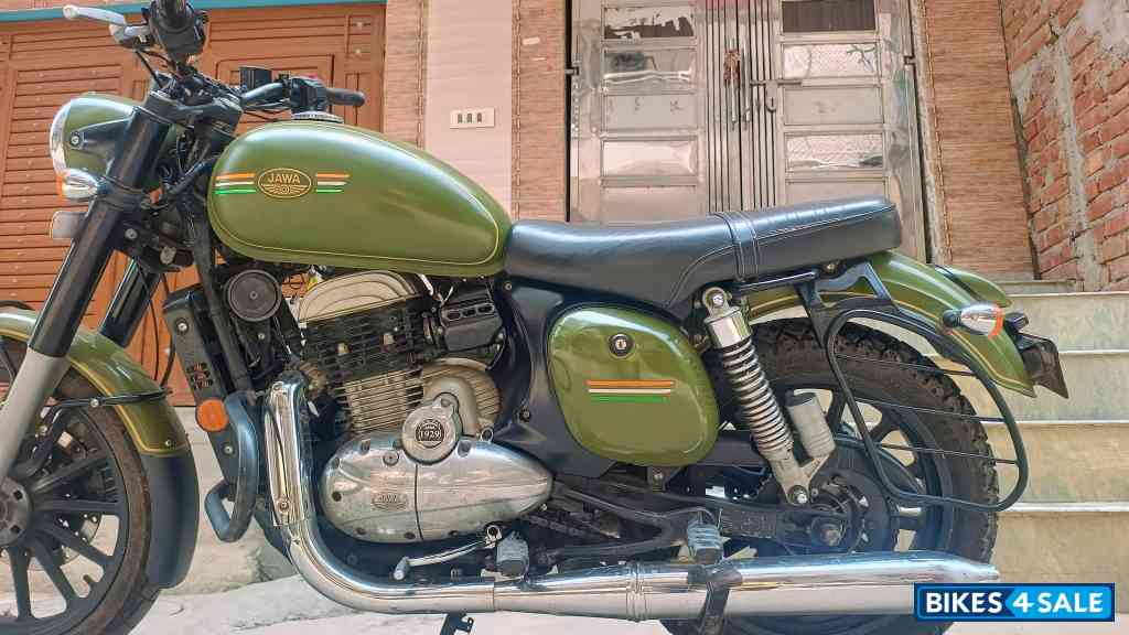 Green (army Colour) Jawa forty two BS6