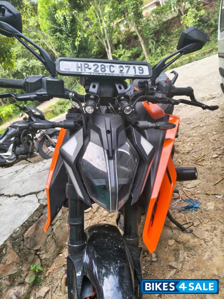 Orange KTM Duke 390 2024
