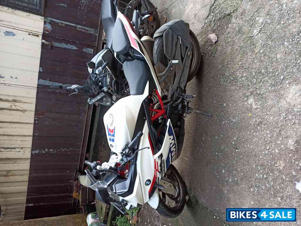 White BMW G 310 RR