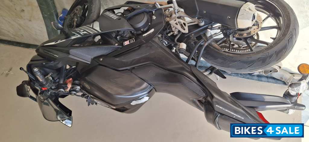 Dark Knight Yamaha YZF R15 V3