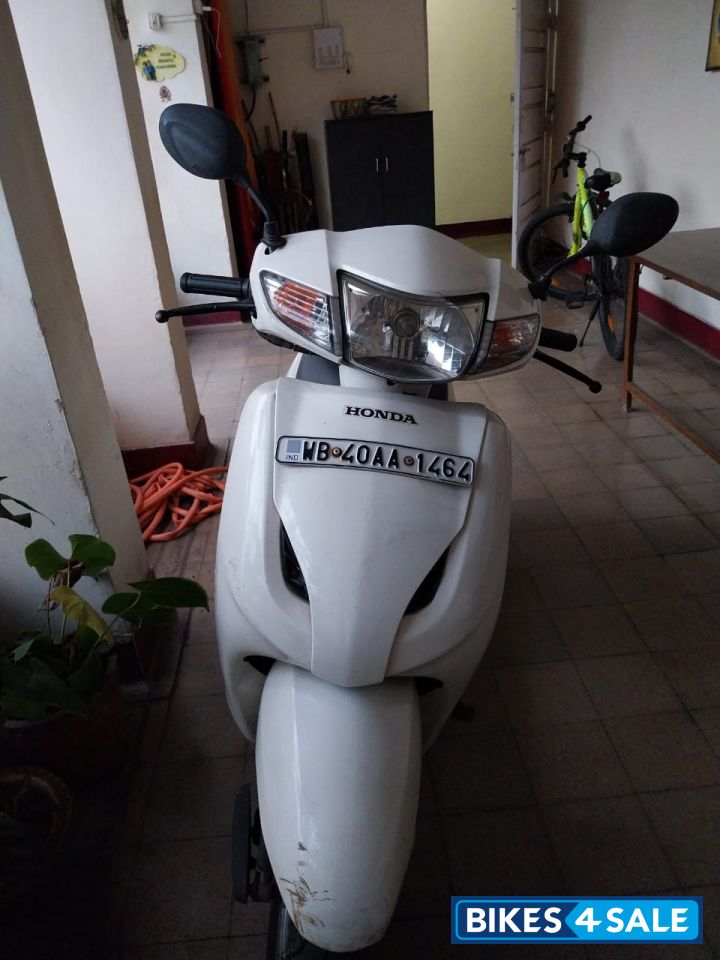 White Honda Activa
