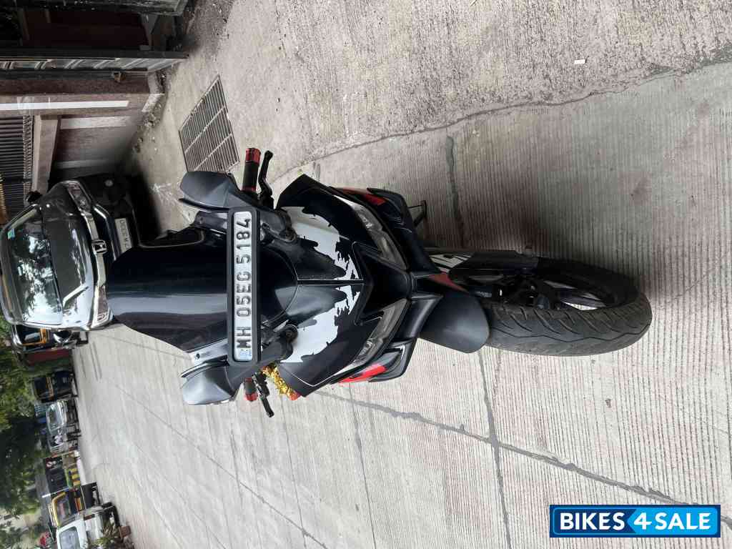 Matblack Yamaha YZF R15 V3 BS6 Matblack Yamaha YZF R15 V3 BS6