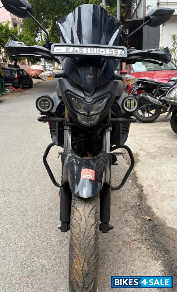 Black Yamaha FZ25