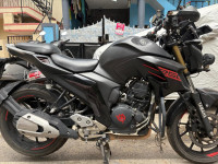 Black Yamaha FZ25