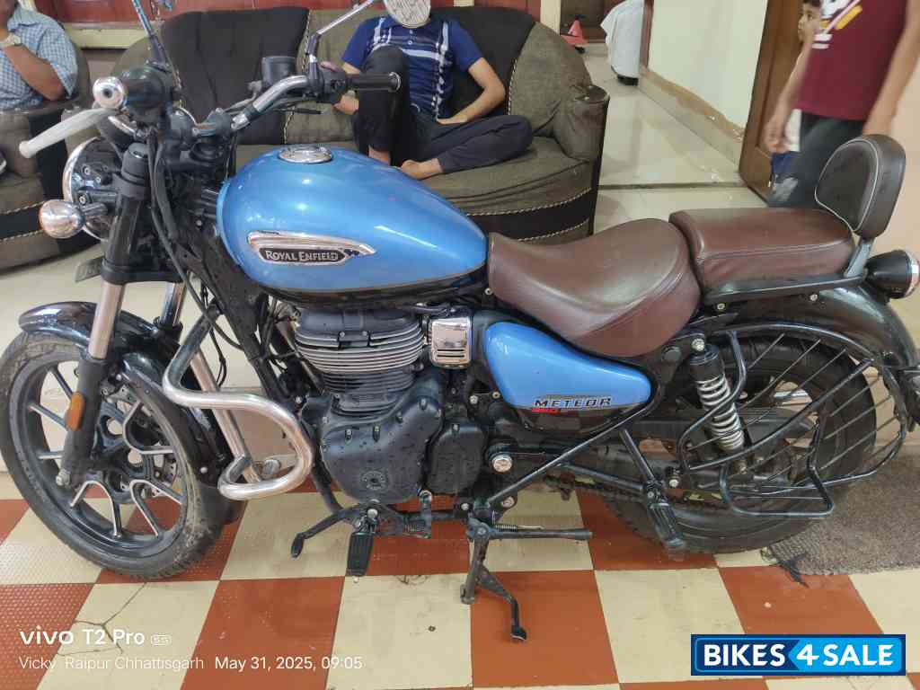 Supernova Blue Royal Enfield Meteor 350 Supernova