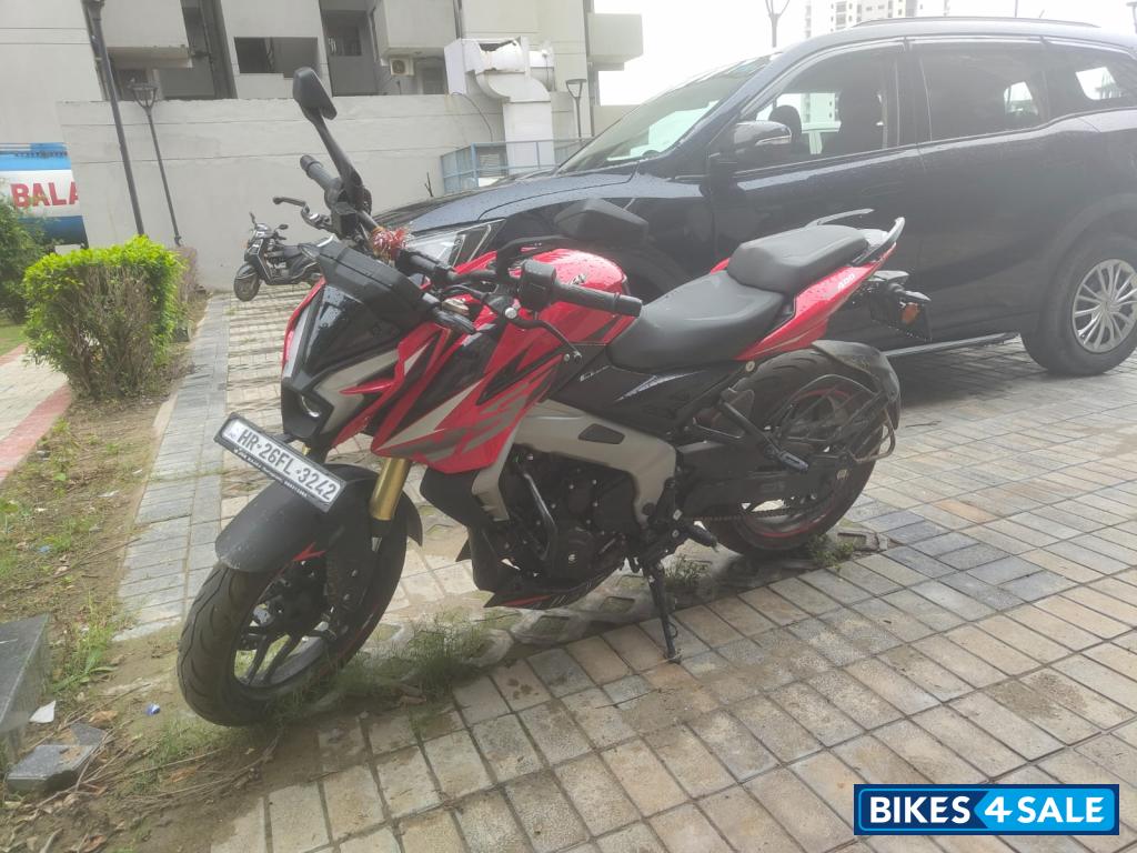 Racing Read Bajaj Pulsar NS400Z