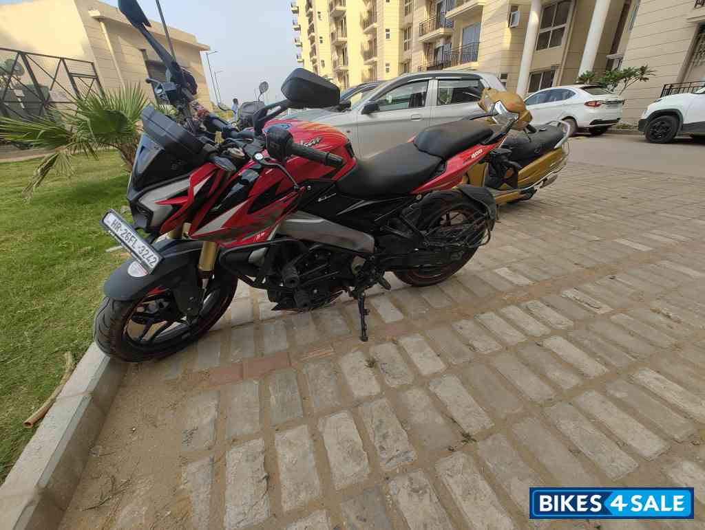 Racing Read Bajaj Pulsar NS400Z