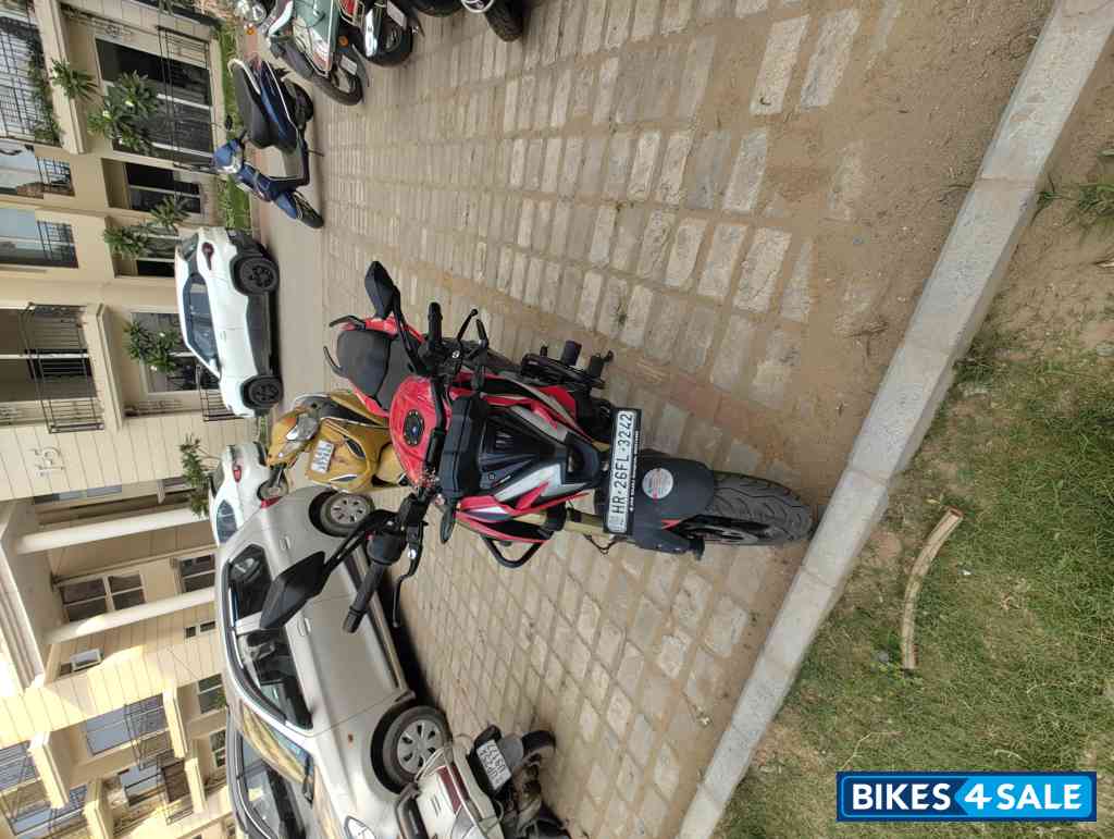 Racing Read Bajaj Pulsar NS400Z