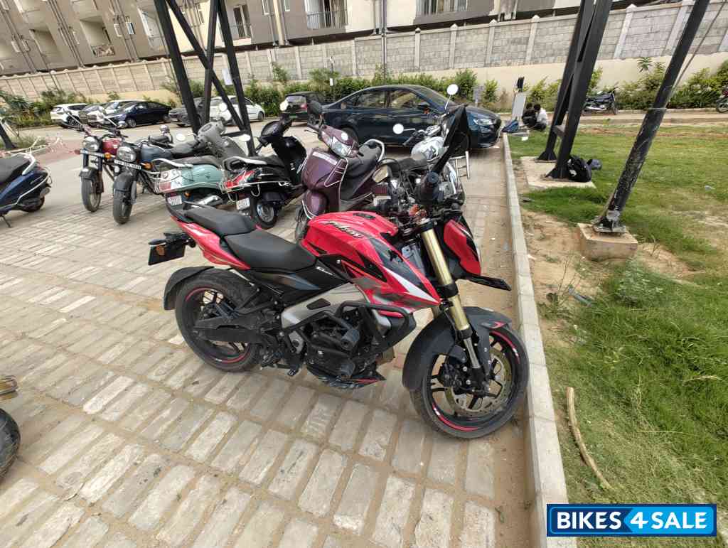 Racing Read Bajaj Pulsar NS400Z