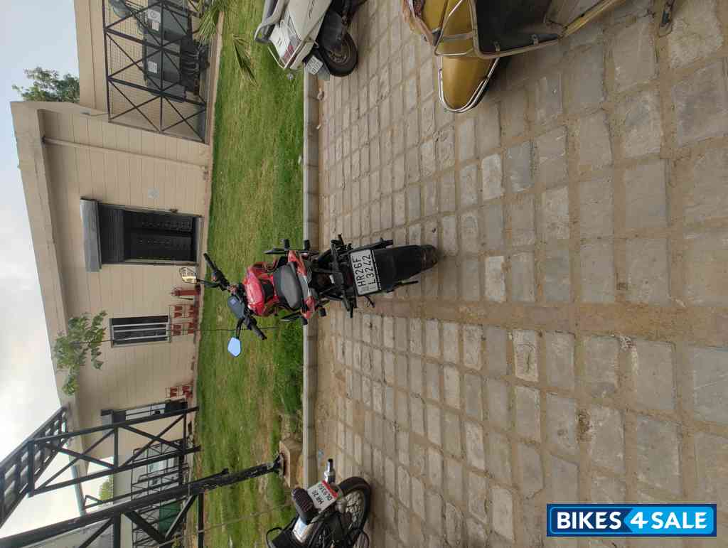 Racing Read Bajaj Pulsar NS400Z