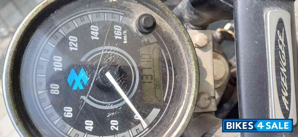 Bajaj Avenger Street 220