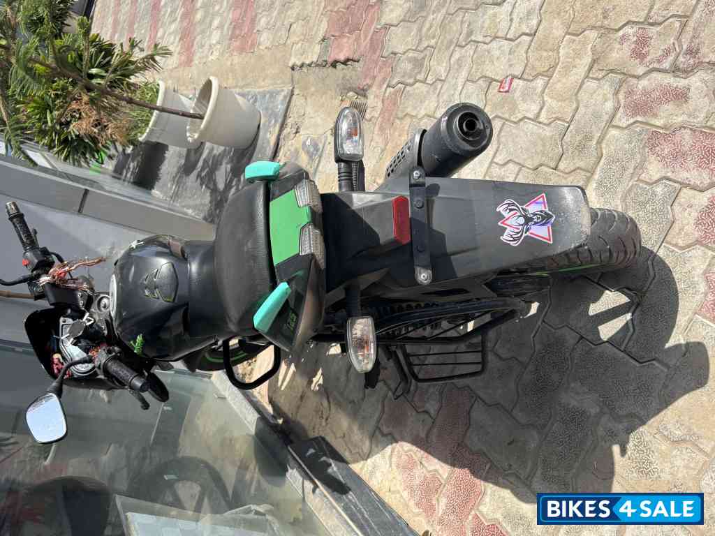 Tree Frog Green Bajaj Pulsar 125 Carbon Fibre Disc Split Seat