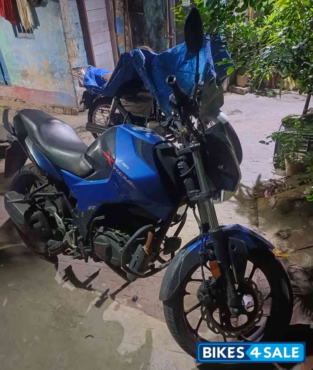 Blue Hero Xtreme 160R