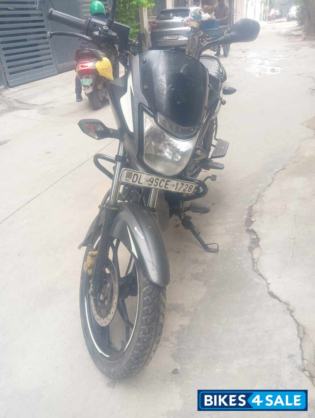 Charcoal Black Met Bajaj Platina ComforTec