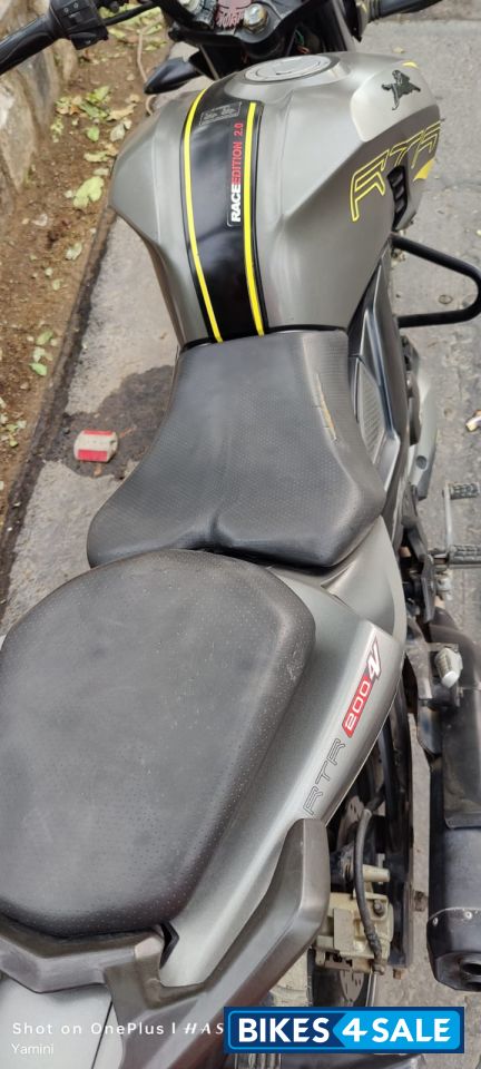 TVS Apache RTR 200 4V Race Edition 2.0