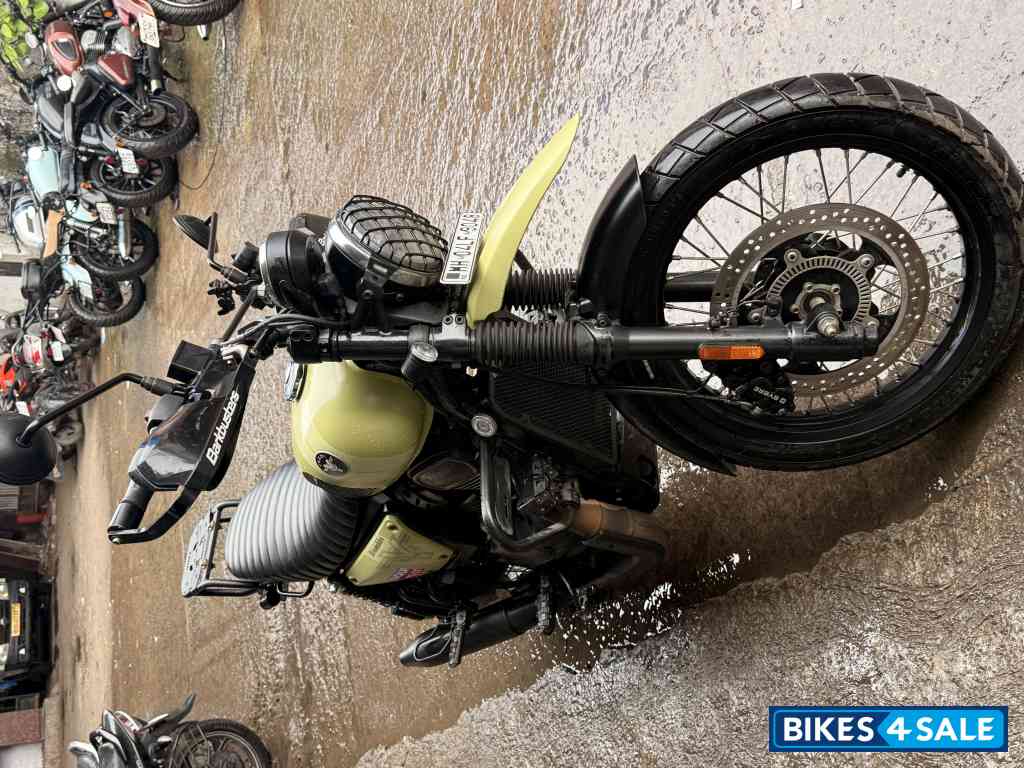 Outlaw Olive Yezdi Scrambler Single Tone