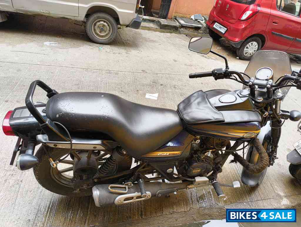 Blue Bajaj Avenger Street 150