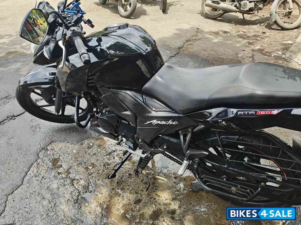 TVS Apache RTR 160 4V Black Edition