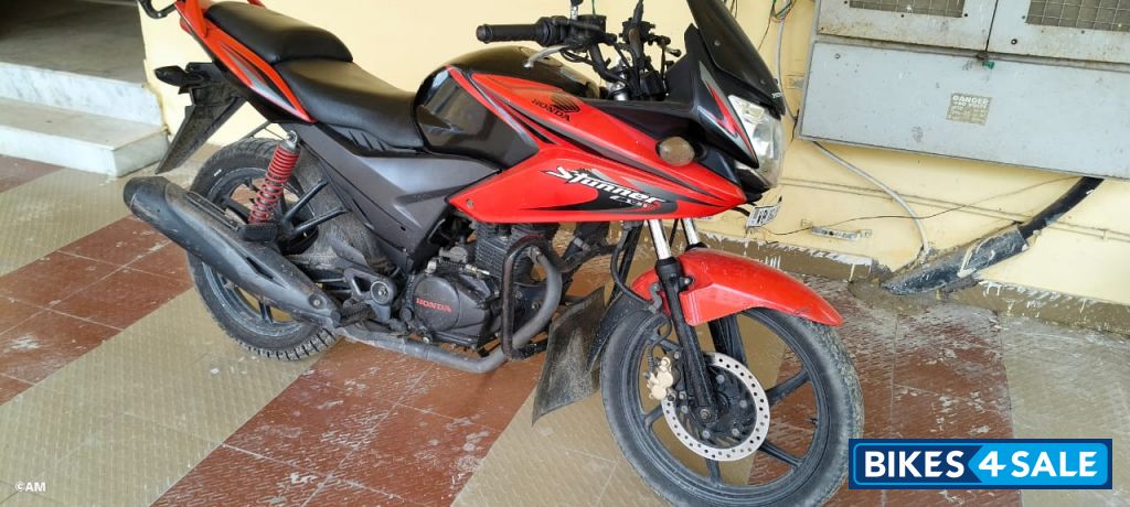 Red Honda CBF Stunner