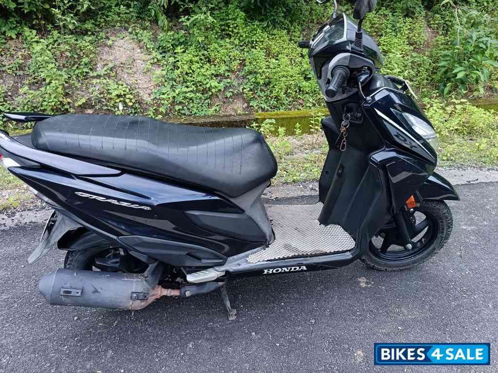 Perl Siren Blue Honda Grazia