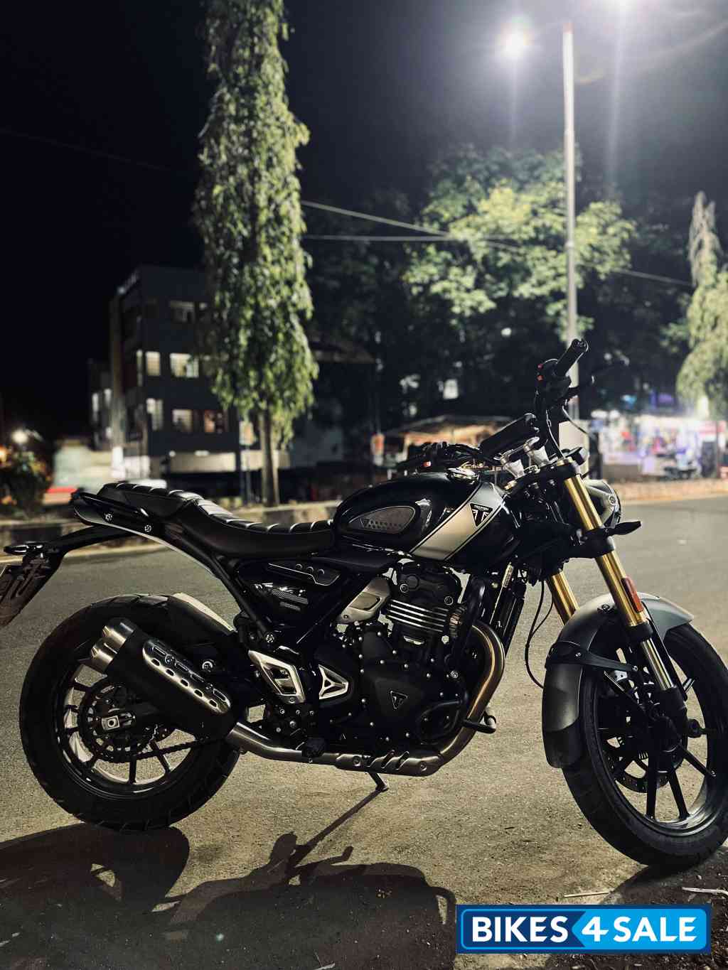 Phantom Black Triumph Scrambler 400 X Phantom Black Triumph Scrambler 400 X