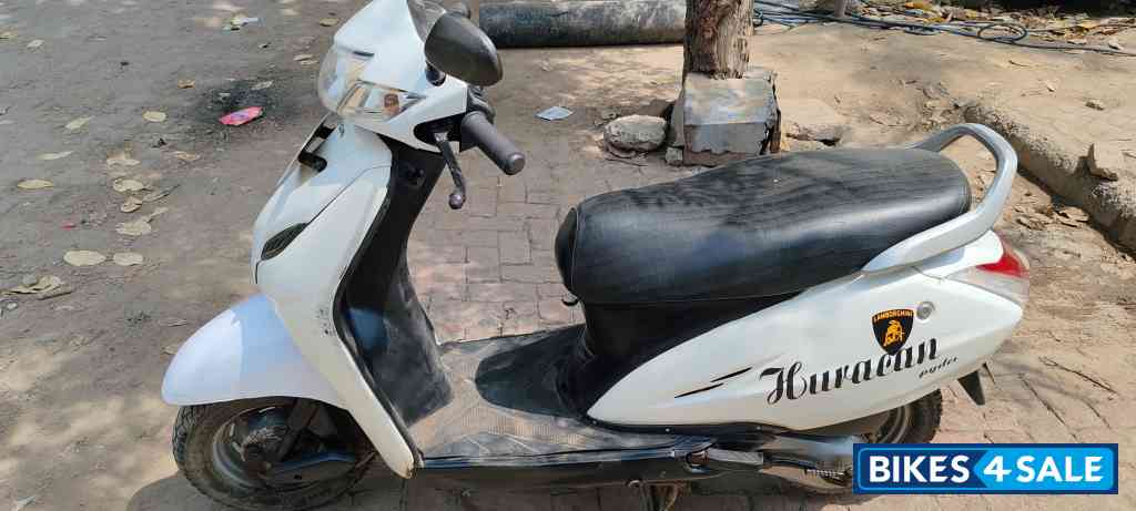 White Honda Activa