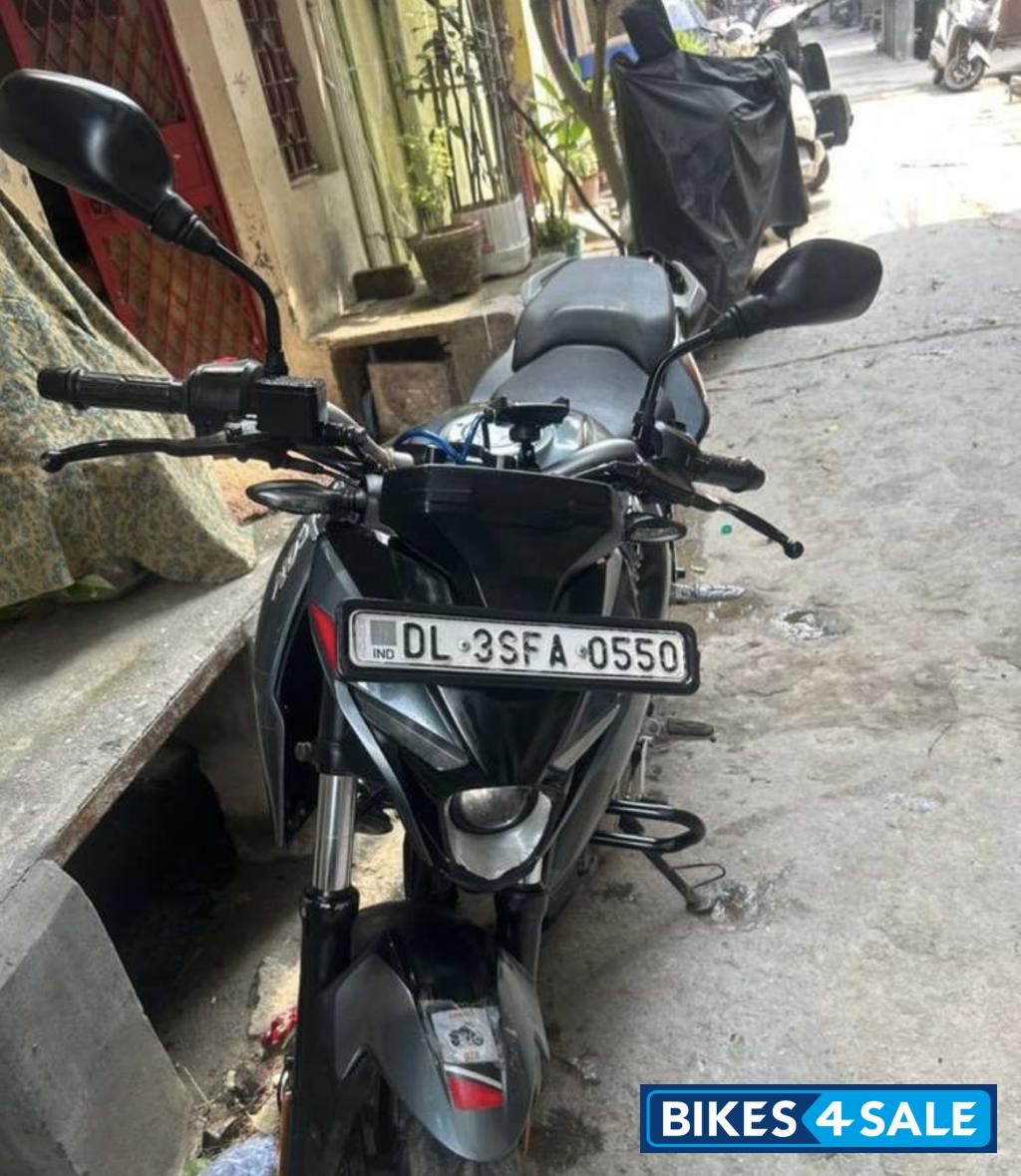 Metallic Grey Bajaj Pulsar N250 Metallic Grey Bajaj Pulsar N250