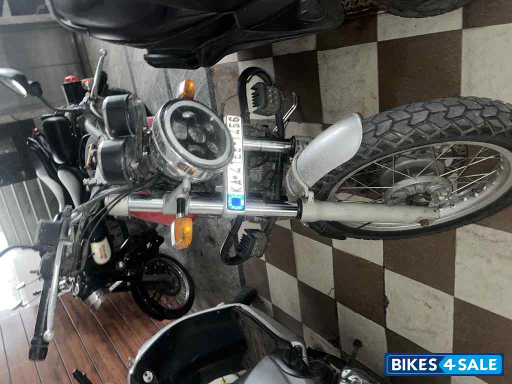 Red Royal Enfield Continental GT 535