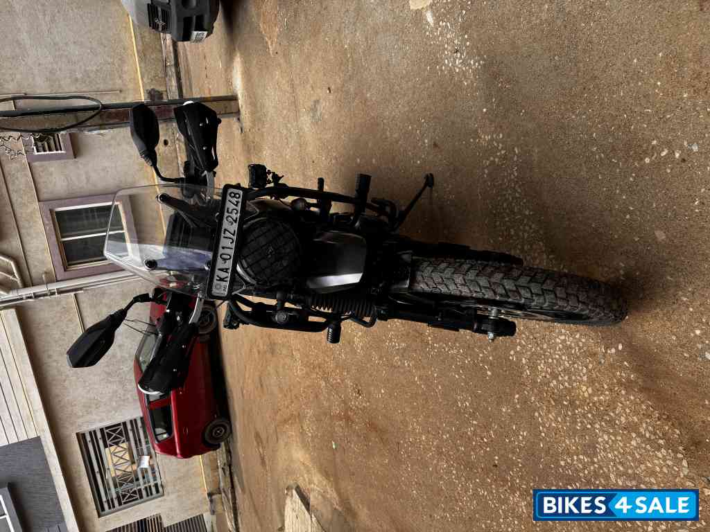 Black Yezdi Adventure Matte