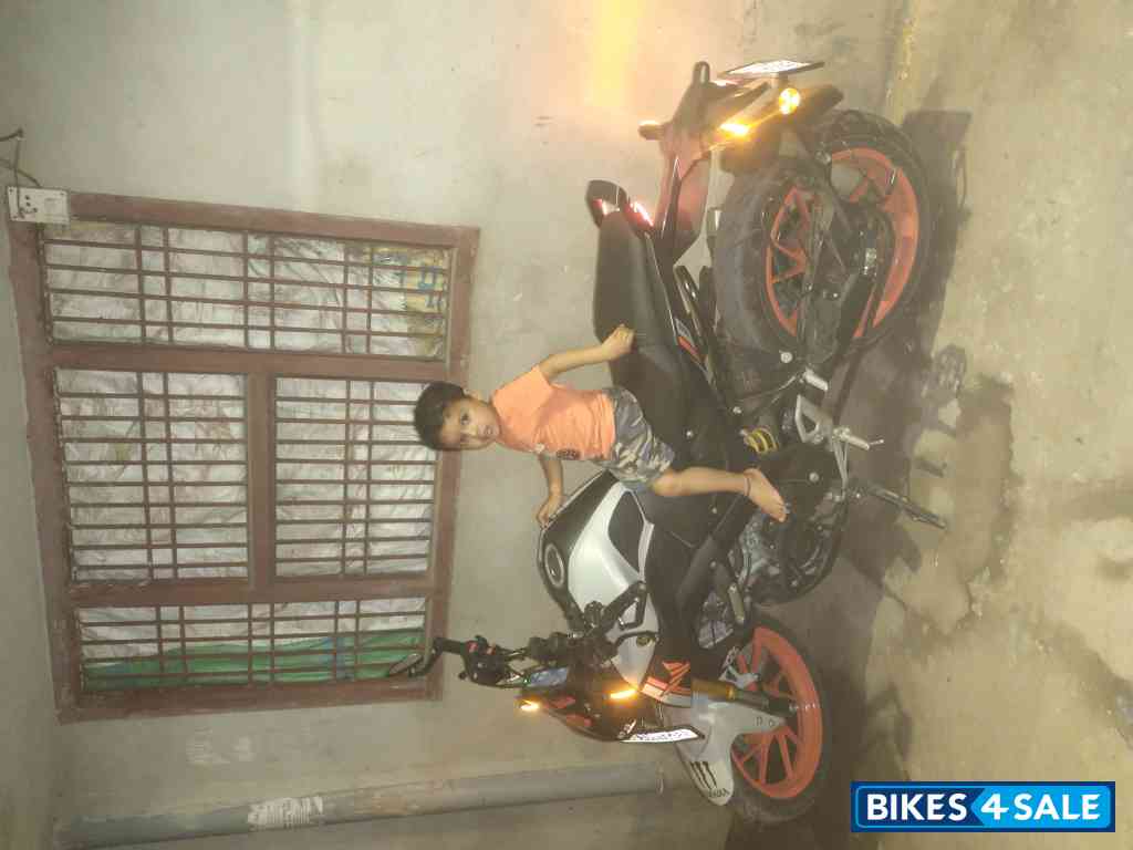 Mat Light Gray Metal Yamaha MT-15