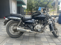 Black Bajaj Avenger 220 DTS-i