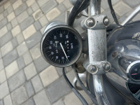 Black Bajaj Avenger 220 DTS-i