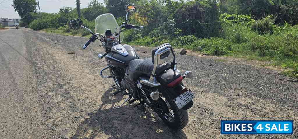 Bajaj Avenger Cruise 220